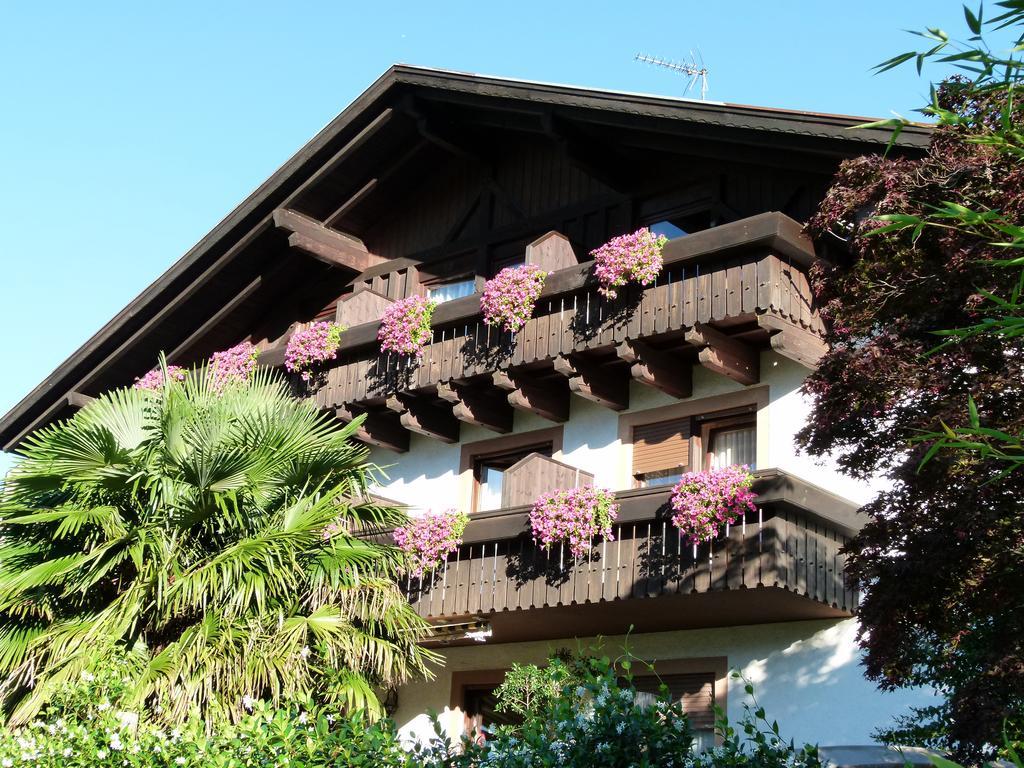 Pension Hauenstein Lagundo Exteriör bild